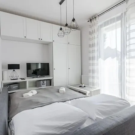 Urban Chic - Great Location - Kamienica Kollotaja Apartment