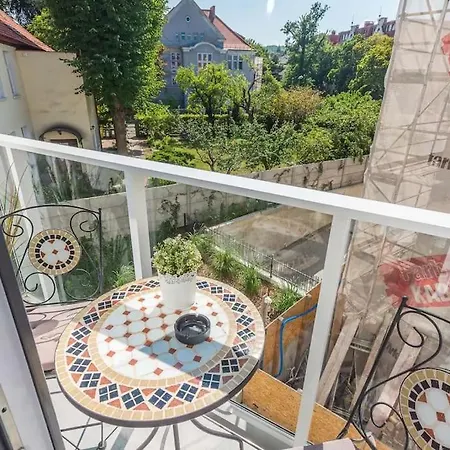 Urban Chic - Great Location - Kamienica Kollotaja Apartment *